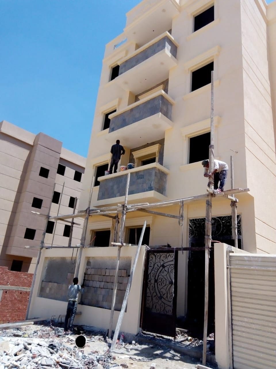 يحتاج ترميم المباني في بقيق إلى خبرة في معالجة التشققات والتلفيات وتحسين حالة المبنى من الداخل والخارج. ويشمل العمل ترميم المنازل والفلل…